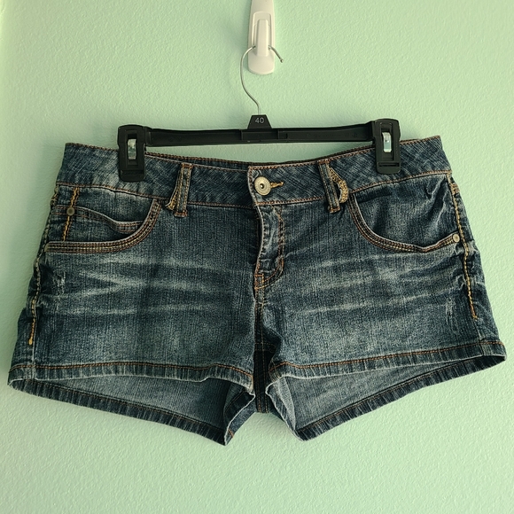Mudd Jean Short Low Rise Shorts - Picture 3 of 9
